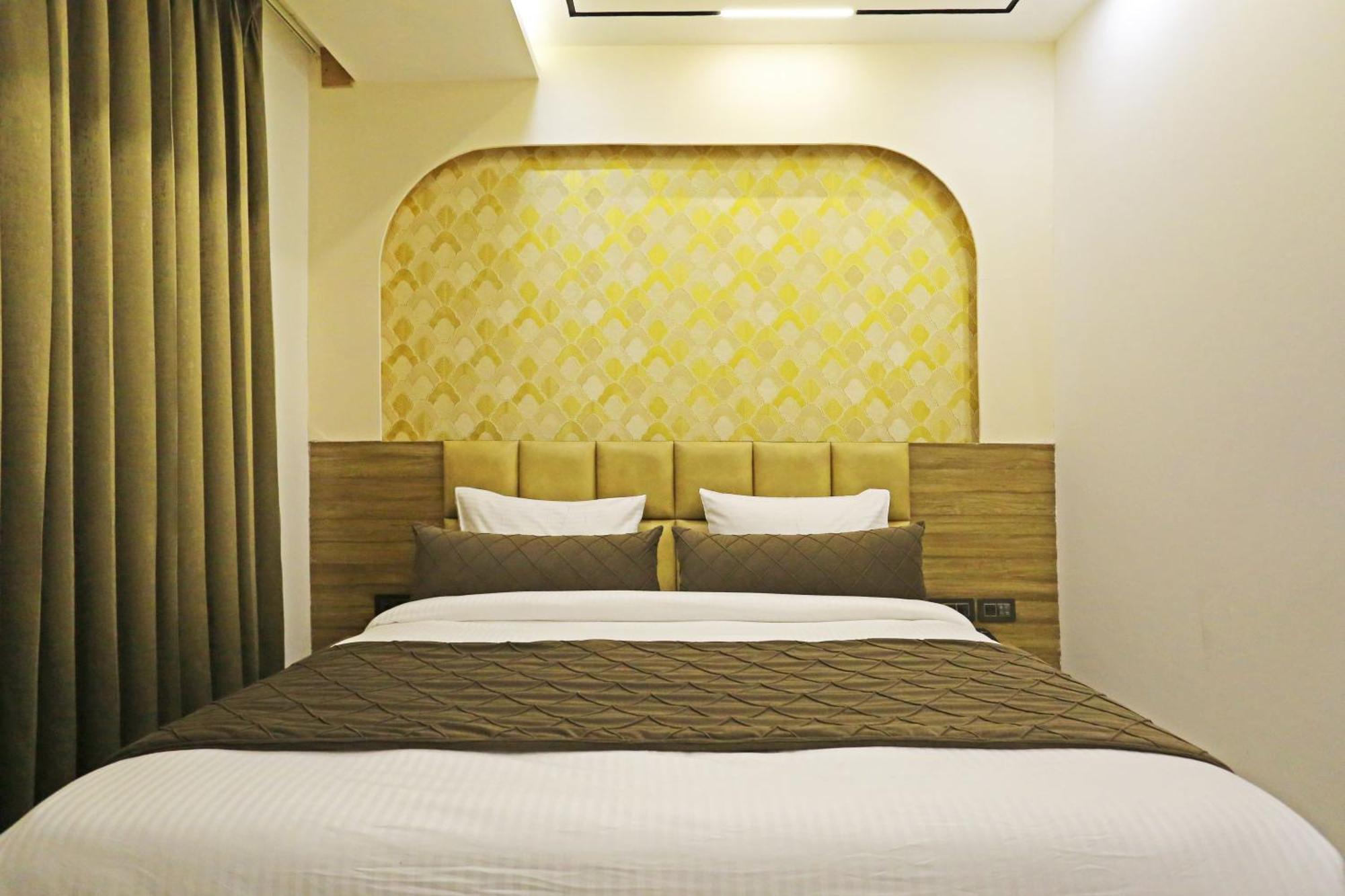 The Armani Hotel At Delhi Airport New Delhi Exterior photo